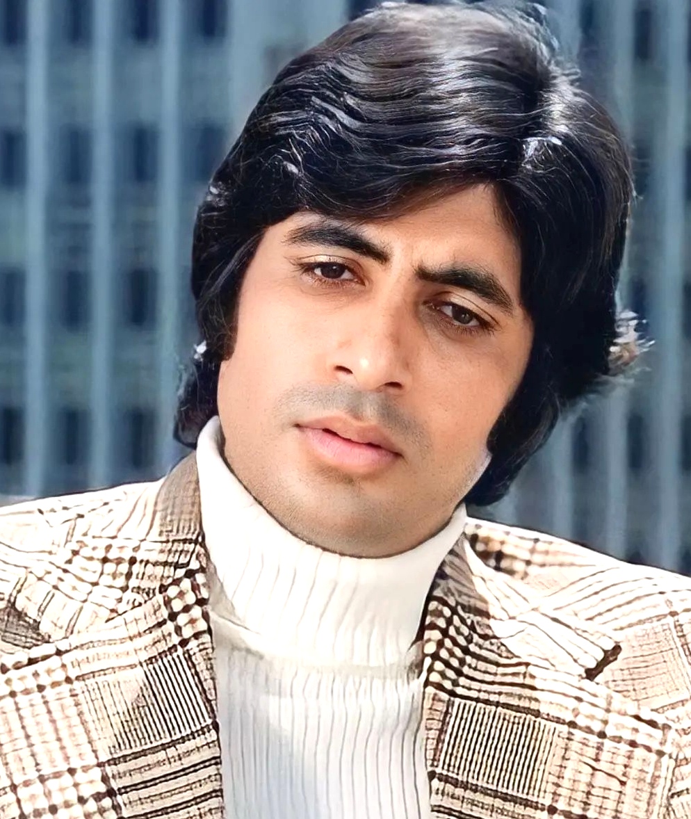 Amitabh Bachchan Birthday: 81 साल के हुए अमिताभ बच्चन, 70 के दशक से इतनी फिल्मों में कर चुके हैं काम!
